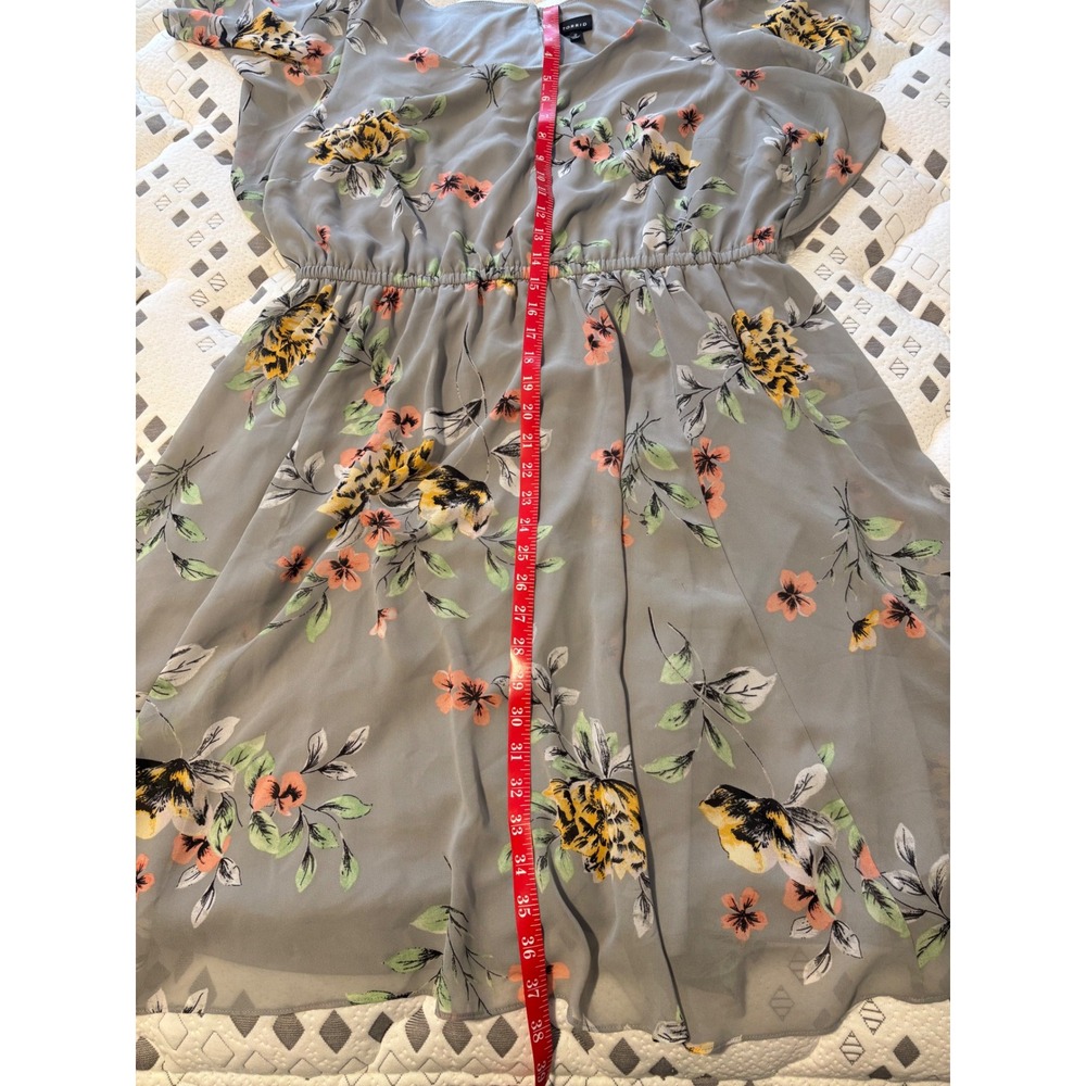 Torrid Grey Floral Flutter Sleeve Midi Dress Plus Size 2X Elastic Waist Knit - Picture 10 of 12